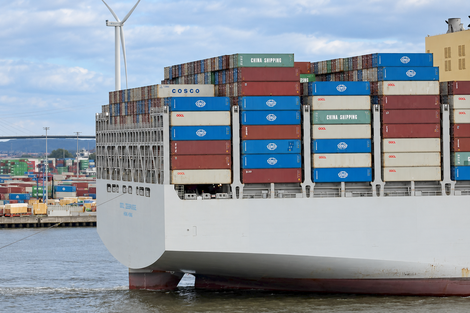 container auf einem Boxcarrier