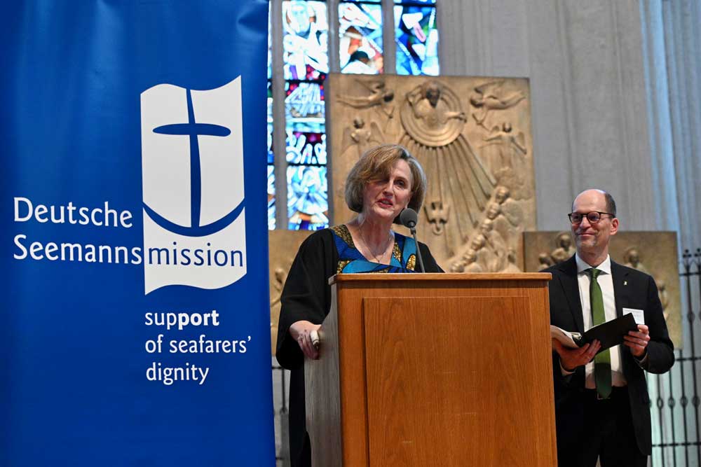 Clara Schaich, Präsidentin der Deutschen Seemannsmission, und Generalsekretär Matthias Ristau