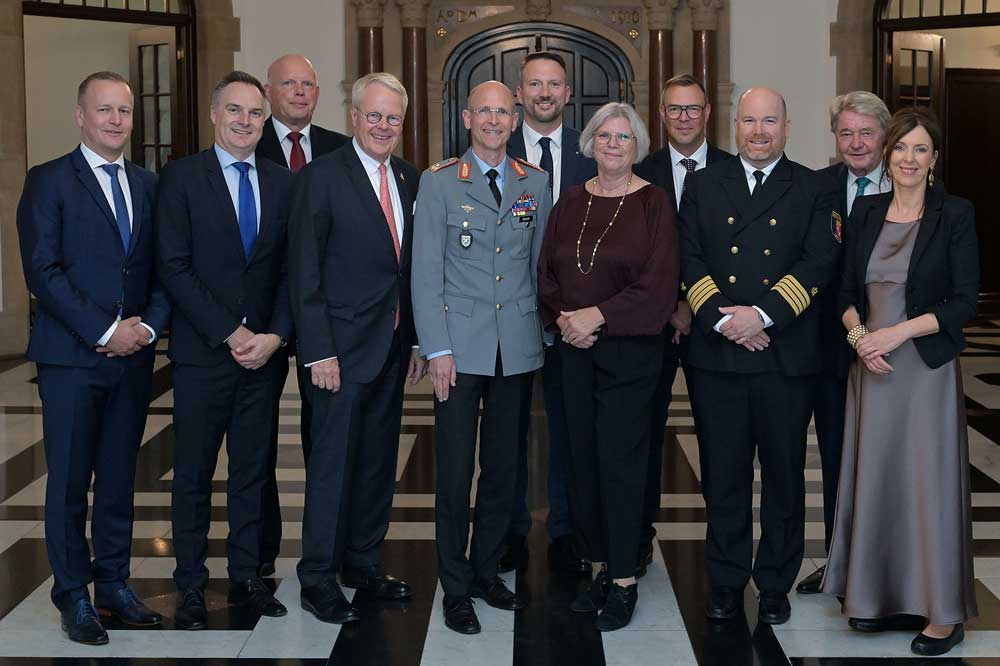 Eine Gruppe von Personen auf dem Bremer Kapitänstag