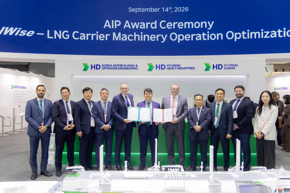 Lloyd’s Register hat HD KSOE auf der Gastech 2026 in Bangkok ein Approval in Principle für die KI-gestützte VesselWise-Technologie zur autonomen Optimierung von Hilfsmaschinen erteilt (© LR)