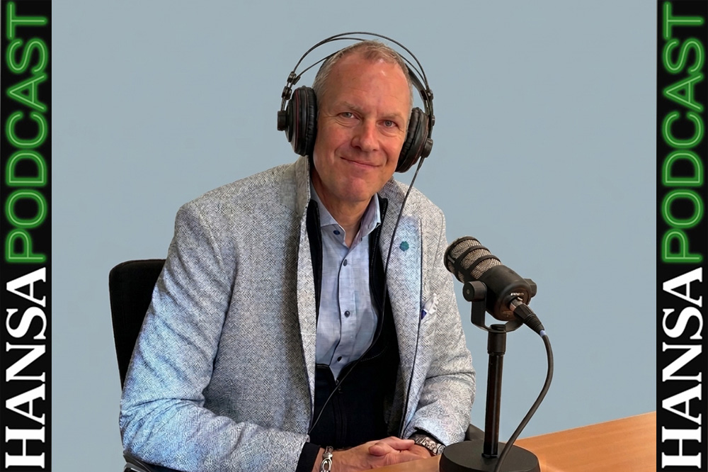 Ulrich Ulrichs, CEO von BBC Chartering aus der Leeraner Schifffahrtsgruppe Briese, zu Gast beim HANSA Podcast (© Wygand/HANSA)