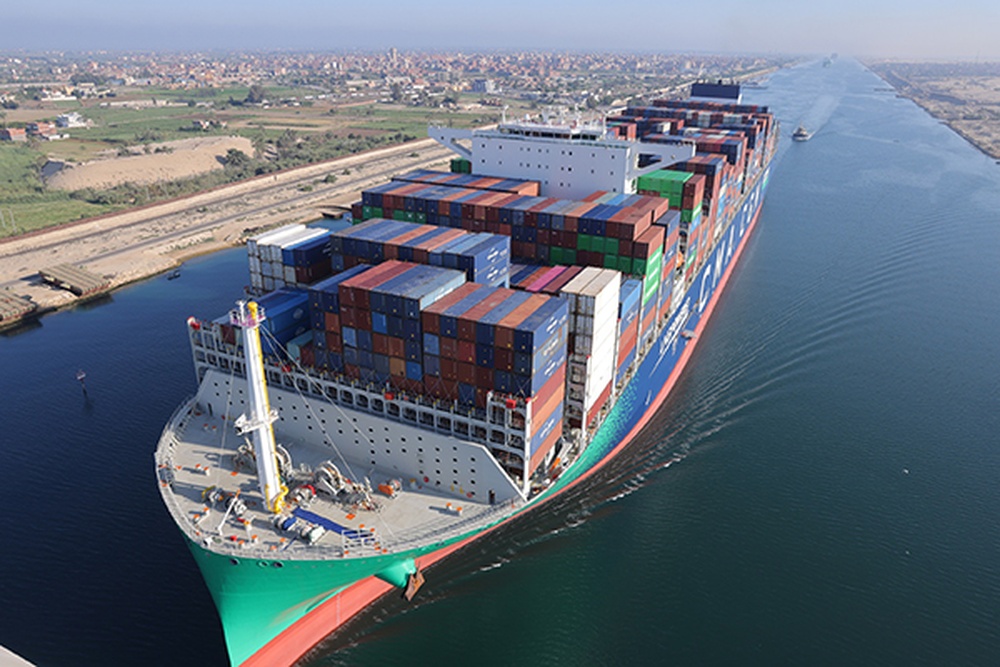 Eine Rückkehr von Containerdiensten auf die Route durch den Suezkanal könnte zusätzliche Schiffskapazitäten freisetzen und den Angebotsdruck im Markt 2027 erhöhen (© Suez Canal Auhority)