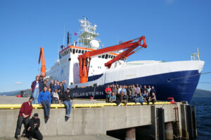 Polarstern, Gruppenfoto LAMEX 1 - PS156 (Foto: Alfred-Wegener-Institut / Tim Lyons, Chris Lyons, SlingshotPictures)