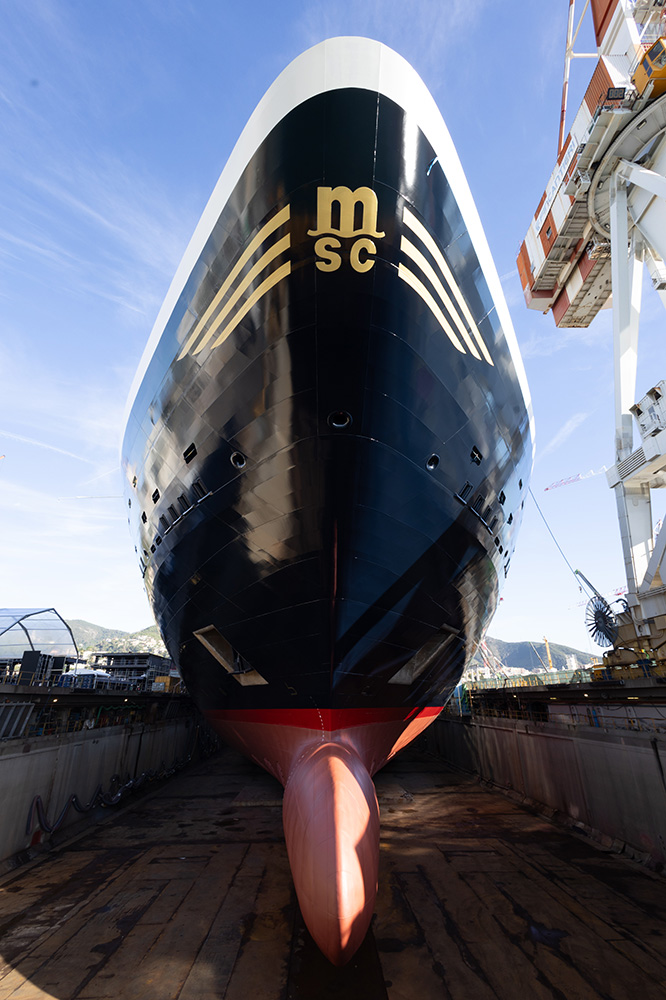 Ein bedeutender Doppelanlass für Explora Journeys und Fincantieri heute auf der Werft in Sestri Ponente: Die Luxus-Kreuzfahrtmarke der MSC-Gruppe und der weltweit führende Anbieter im Bau hochkomplexer Schiffe begingen zwei für die maritime Tradition höchst symbolträchtige Ereignisse – den Stapellauf der EXPLORA V sowie die Münzzeremonie für die EXPLORA VI.