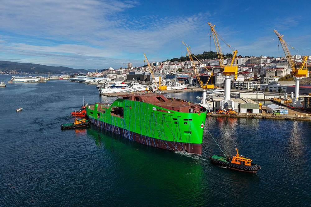 Die „Staffordshire“ – Bibby Marines neues, primär batteriebetriebenes eCSOV – läuft auf der Armon-Werft im spanischen Vigo vom Stapel.