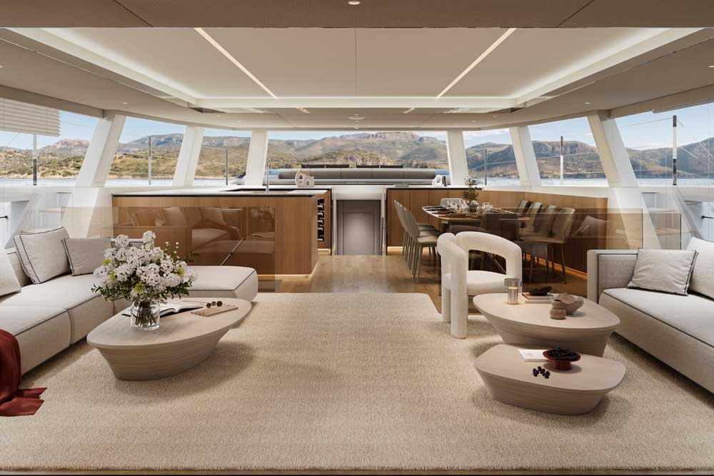 Die Yacht verfügt über großzügige Decks (© Sunreef Yachts)