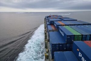 Containerschiff der Panstar Line im Nordpolarmeer