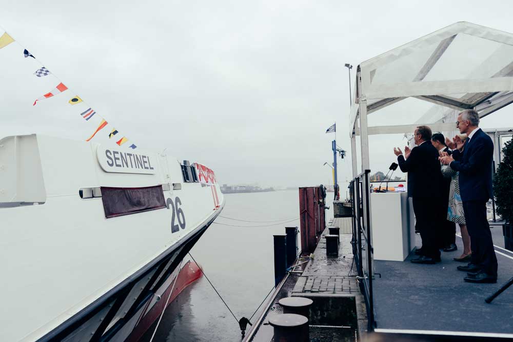 Taufe der "Sentinel" auf der Werft in Berne (© Fassmer)