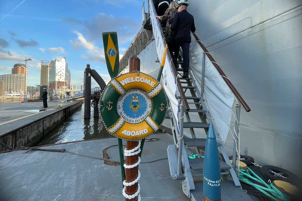 Die „Navio Escola Brasil“ legte zum 30. Mal an den Ladungsbrücken an (© Wroblewski)
