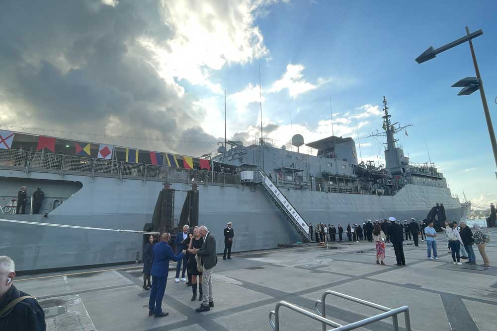 Das Schulschiff der brasilianischen Marine „Navio Escola Brasil“ (© Wroblewski)
