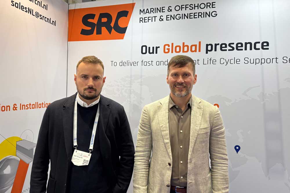 Alex Vainokivi (l.) und SRC-CEO Hannes Lilp auf der SMM 2026 in Hamburg