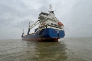 Die »Merkur Bridge« fährt als »Ocean7 Chablis« in einer zweijährigen Zeitcharter für Ocean7. Mit dem Schiff baut Vinnen ein zweites Standbein im MPP-Markt auf.