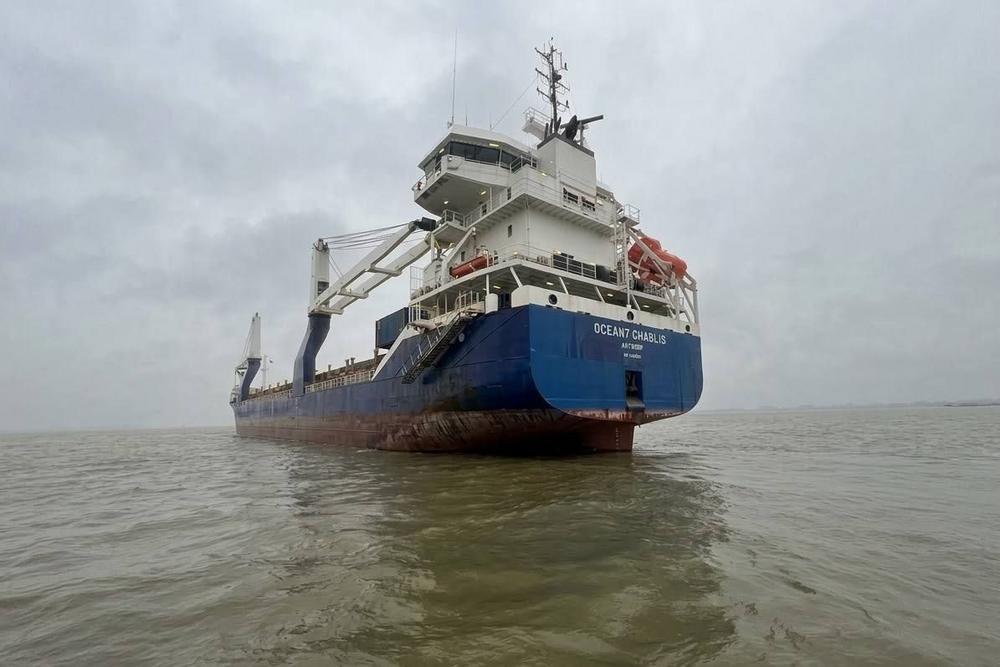 Die »Merkur Bridge« fährt als »Ocean7 Chablis« in einer zweijährigen Zeitcharter für Ocean7. Mit dem Schiff baut Vinnen ein zweites Standbein im MPP-Markt auf.